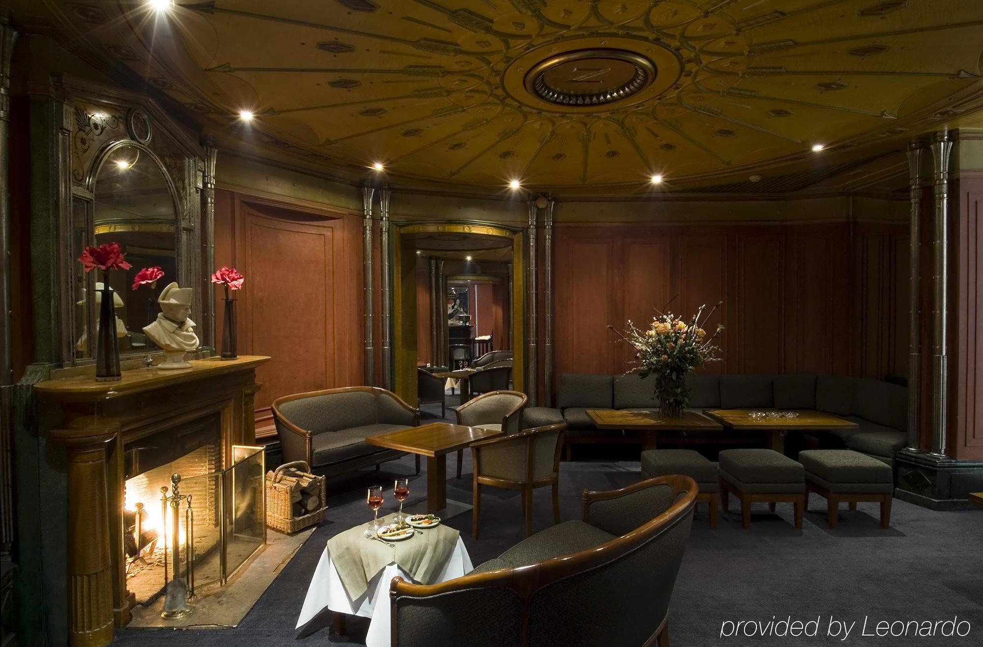 Hotel Restaurant Napoleon ฟงแตนโบล ห้อง รูปภาพ