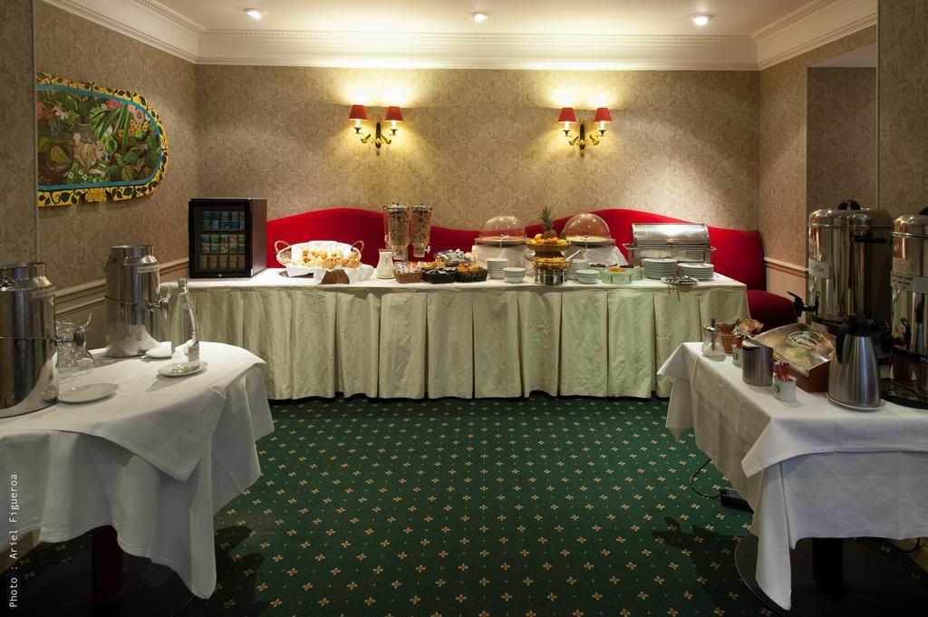 Hotel Restaurant Napoleon ฟงแตนโบล ภายนอก รูปภาพ