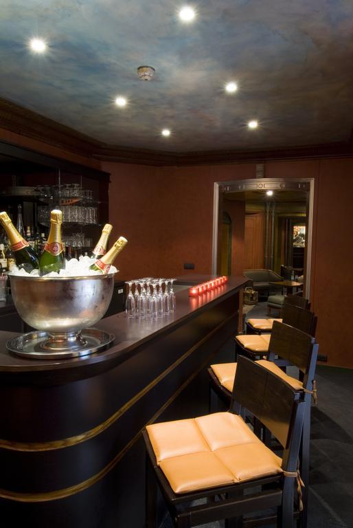 Hotel Restaurant Napoleon ฟงแตนโบล ร้านอาหาร รูปภาพ